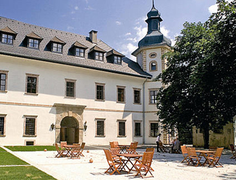 Schloss Röthelstein im Sommer